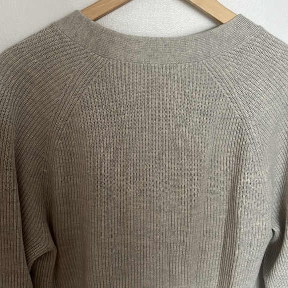 Aritzia Grey Button Down Sweater - Picture 4 of 5